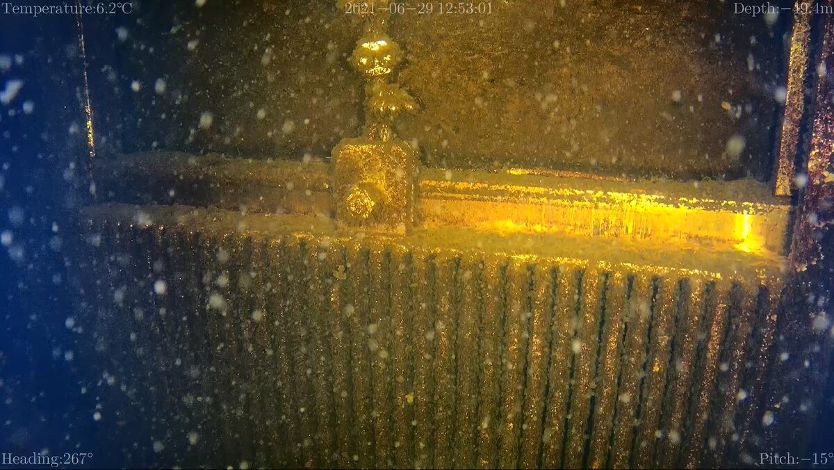 Unterwasserinspektion mit ROV-Kamera an Wasserbauwerk in 49 Meter Tiefe